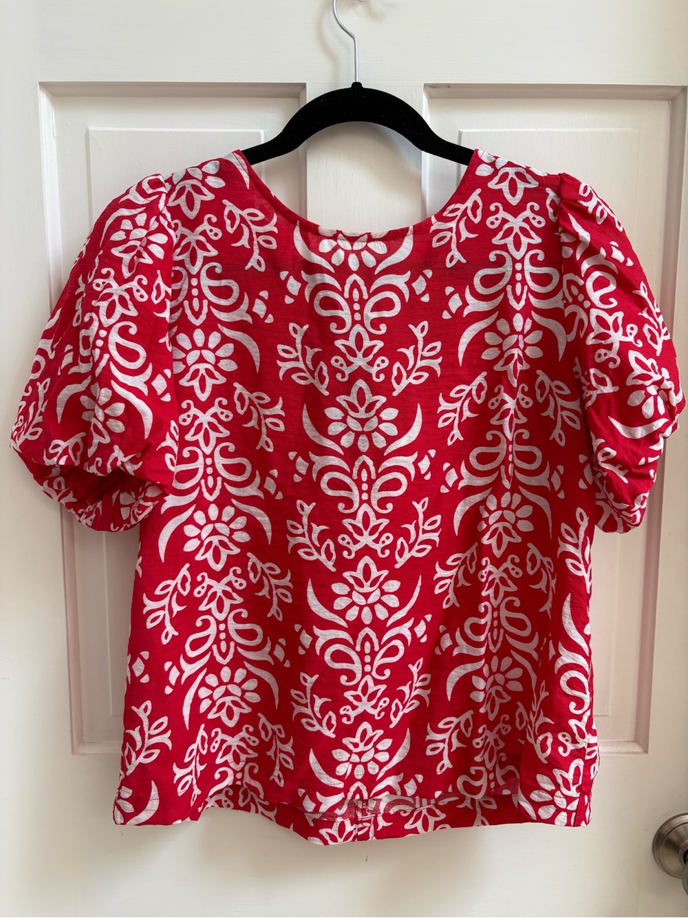 Skies Are Blue Red & White Puff-Sleeve Printed Top